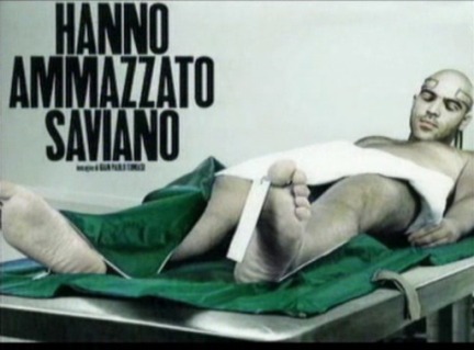 Saviano all'obitorio nella copertina di Max